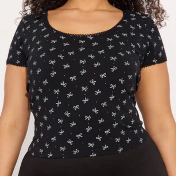 Black Patterned Women's Top - Picture 3 of 3